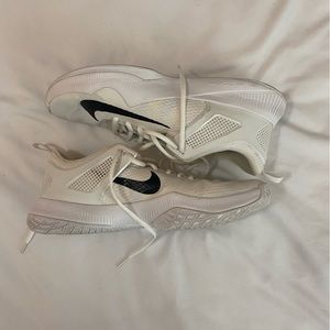 nike volleyball shoes